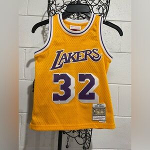 Mitchell & Ness Magic Johnson LA Lakers #32 Jersey Size 5/6